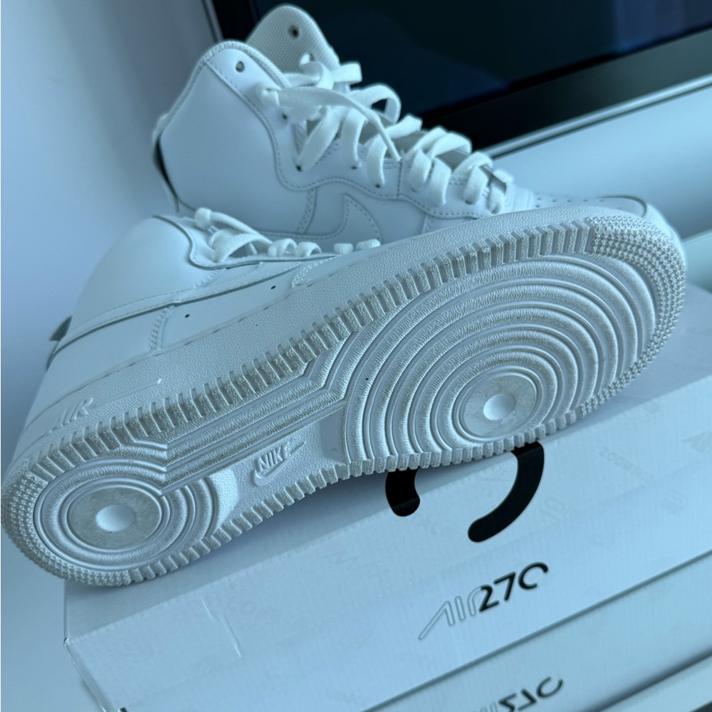 Nike White High-Top Sneakers - Picture 2 of 6